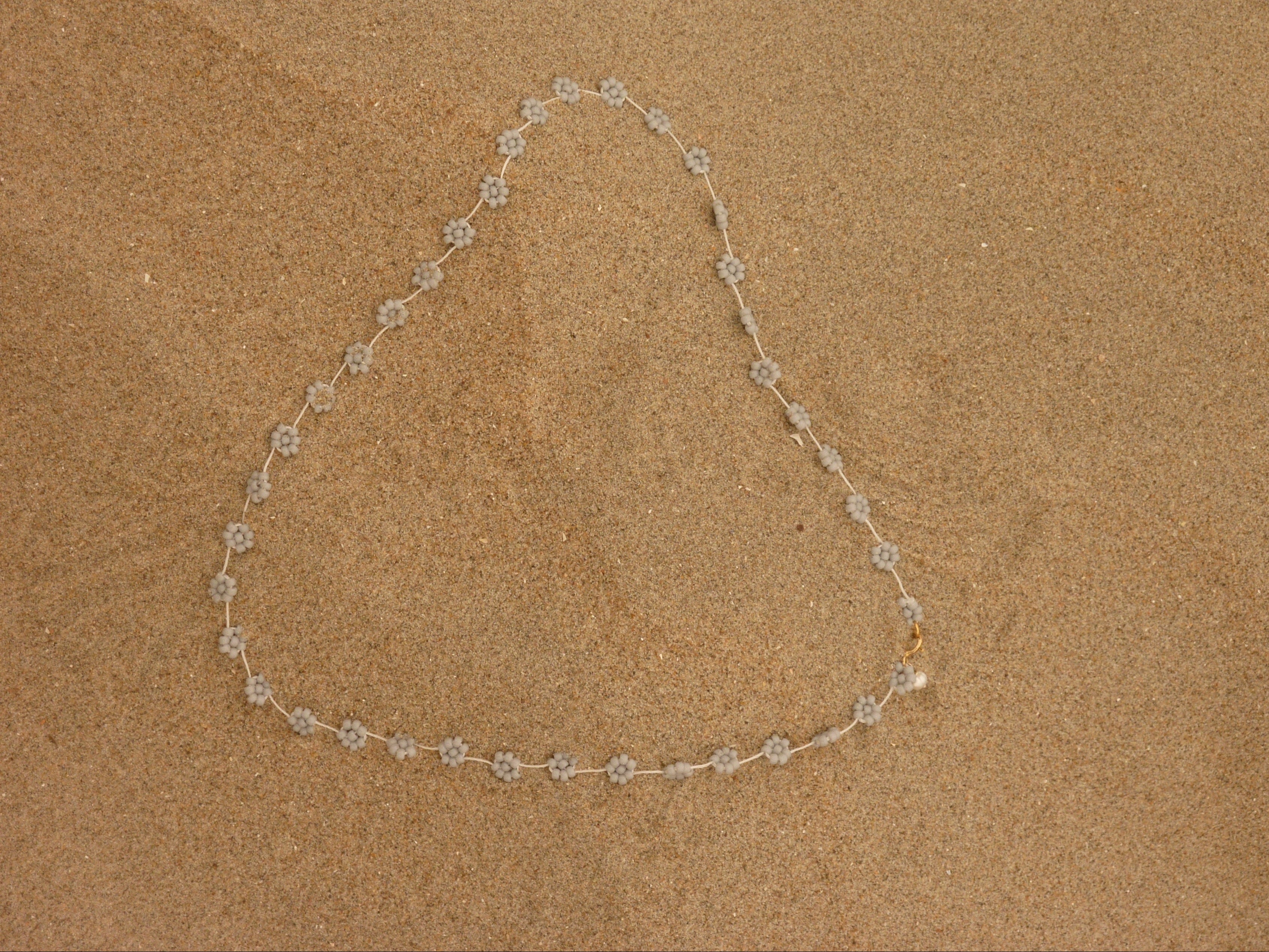 FIORI NECKLACE - PEBBLE BEACH
