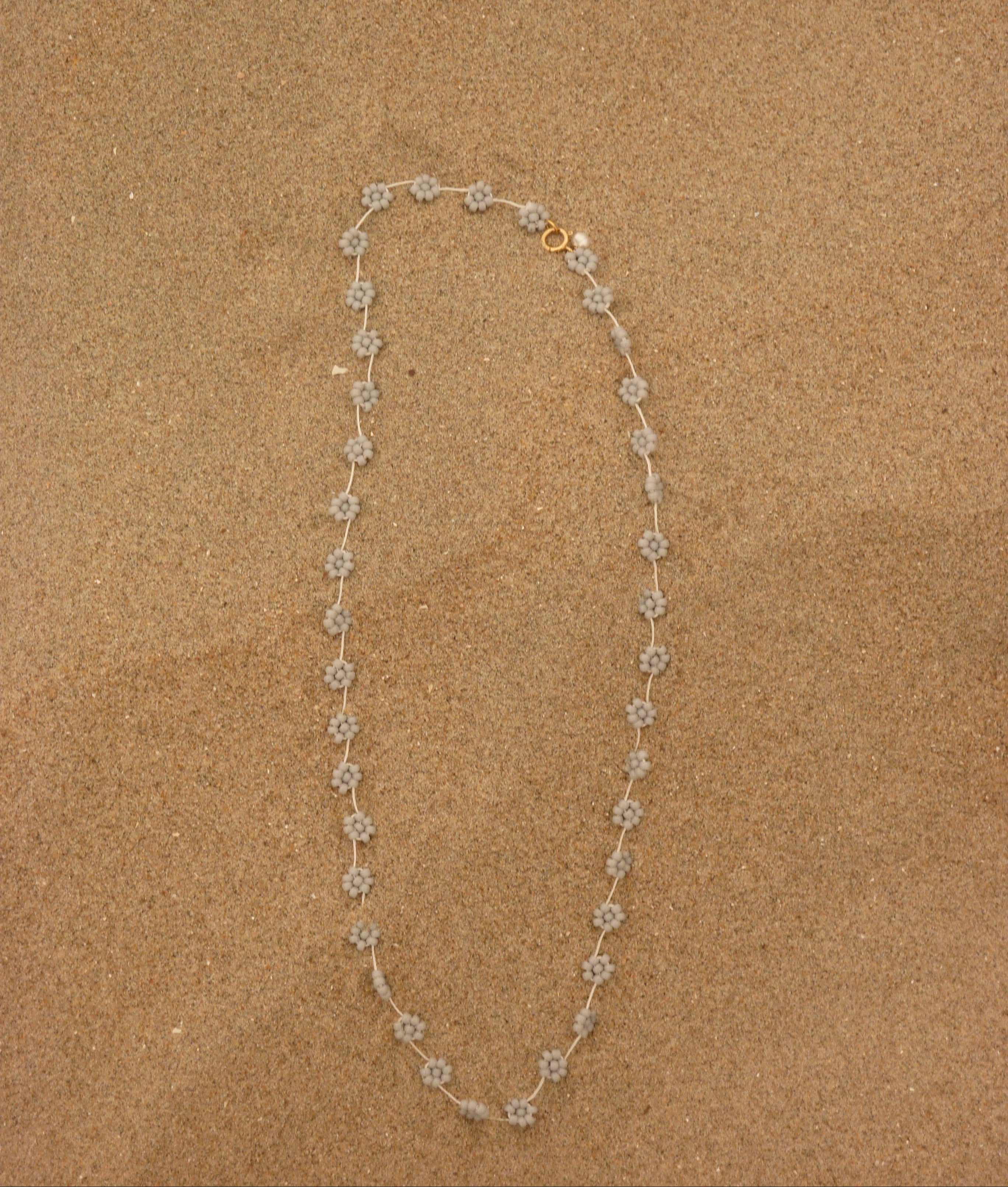 FIORI NECKLACE - PEBBLE BEACH